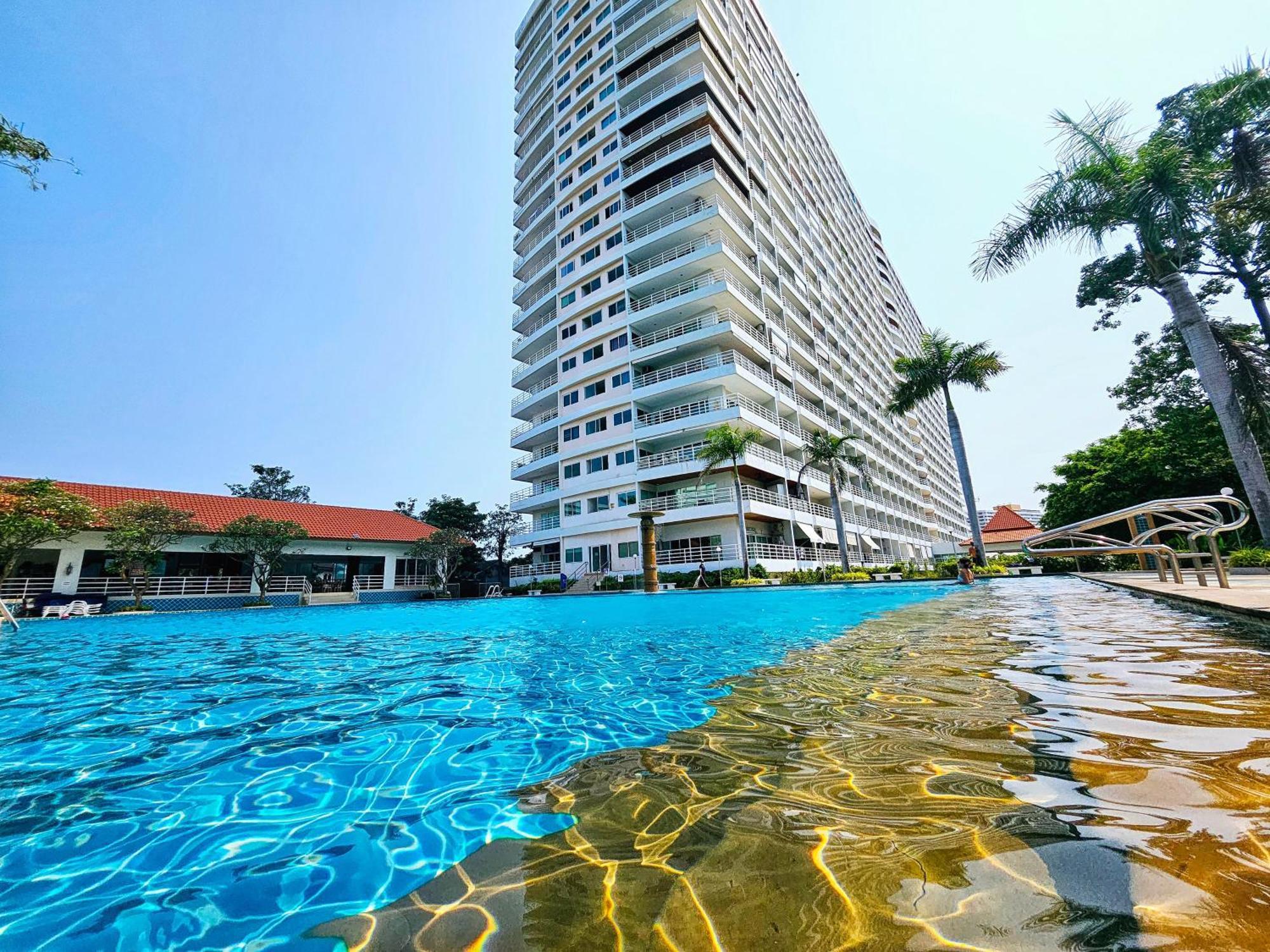 View Talay 5 Jomtien Beachfront Pattaja Kültér fotó